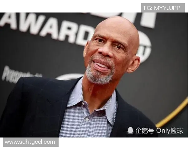 退役后卡里姆阿卜杜尔贾巴尔在社会贡献与文化影响力上的卓越成就 退役后卡里姆阿卜杜尔贾巴尔在社会贡献与文化影响力上的卓越成就