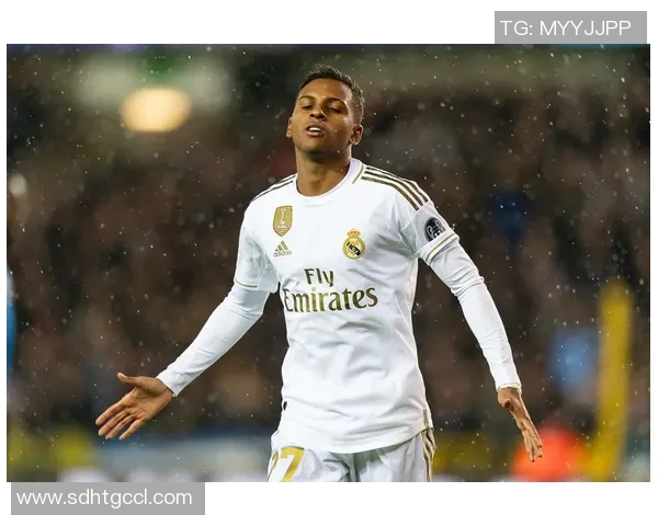 上海足球明星动态盘点近期表现与新星崛起 上海足球明星动态盘点近期表现与新星崛起