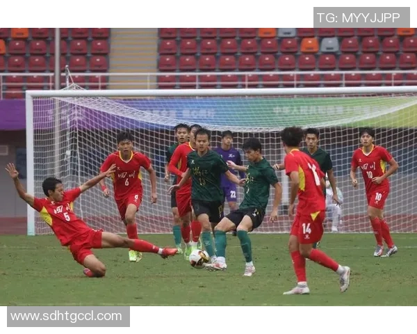 张伟哲足球培训助力青少年成长培养足球人才实现梦想与未来